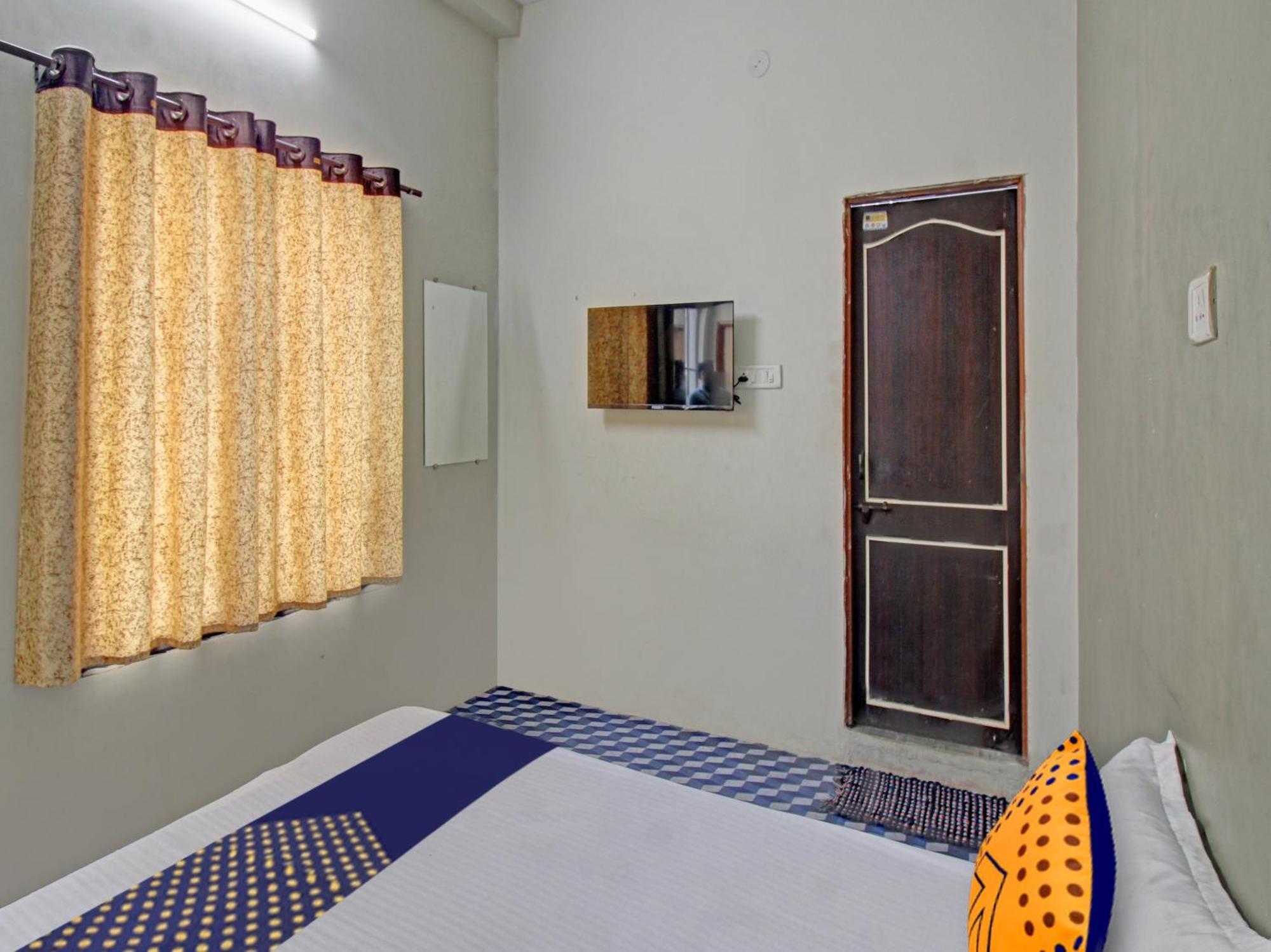 Hotel O G.K Lodging And Guest House Sakardara Exterior photo