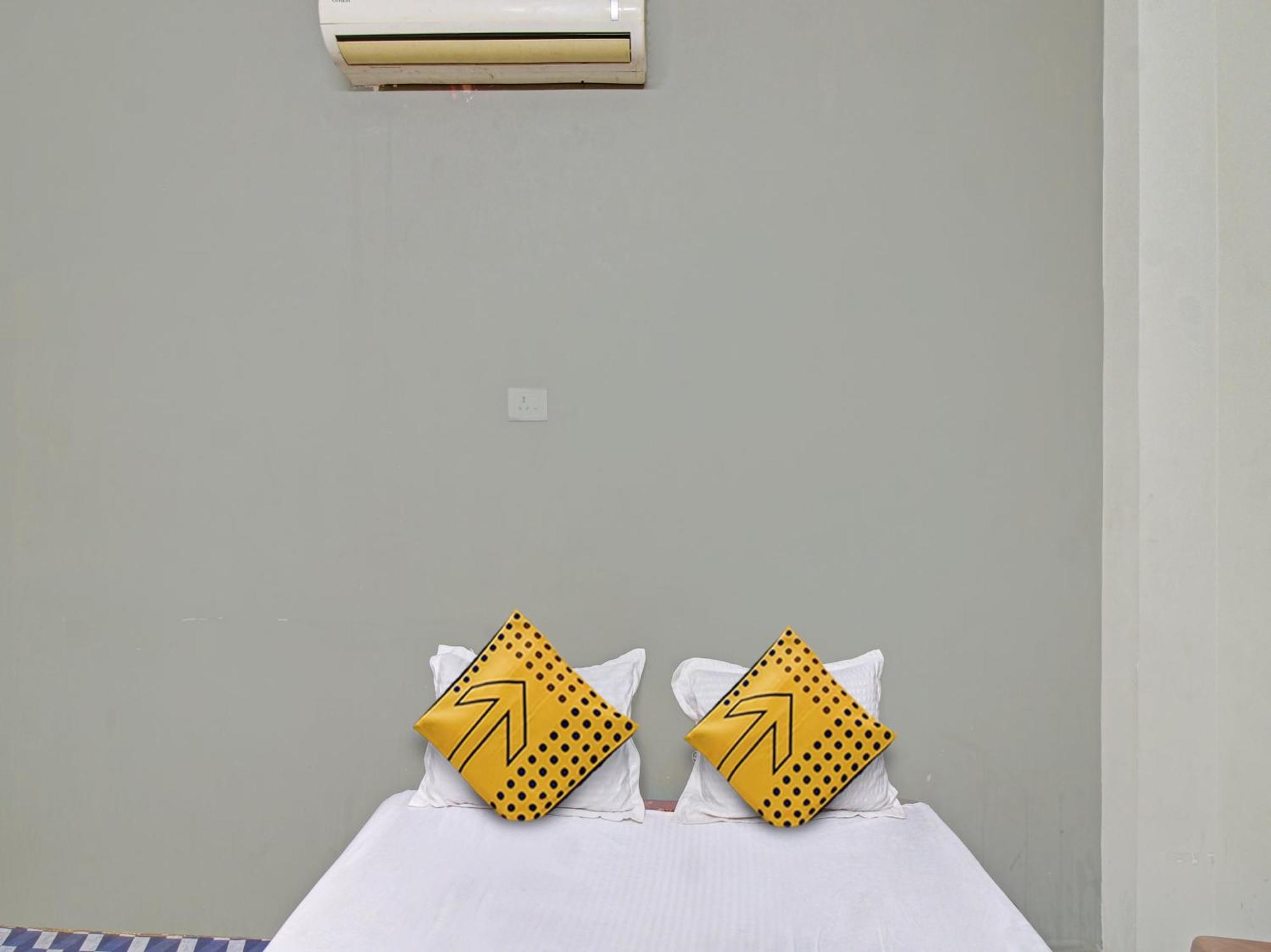 Hotel O G.K Lodging And Guest House Sakardara Exterior photo