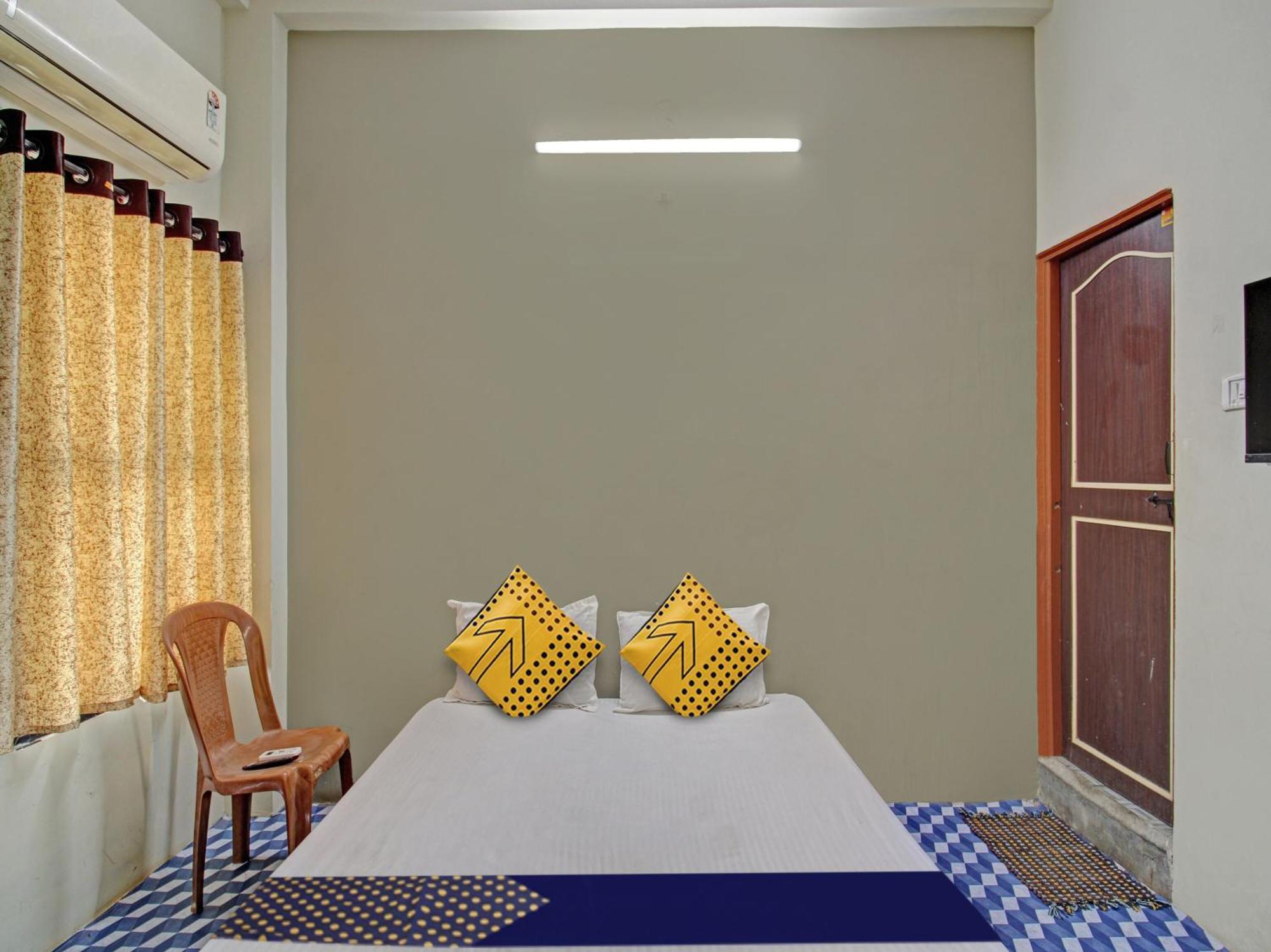 Hotel O G.K Lodging And Guest House Sakardara Exterior photo
